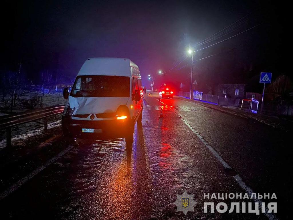 На Львівщині мікроавтобус на смерть збив 41-річного чоловіка