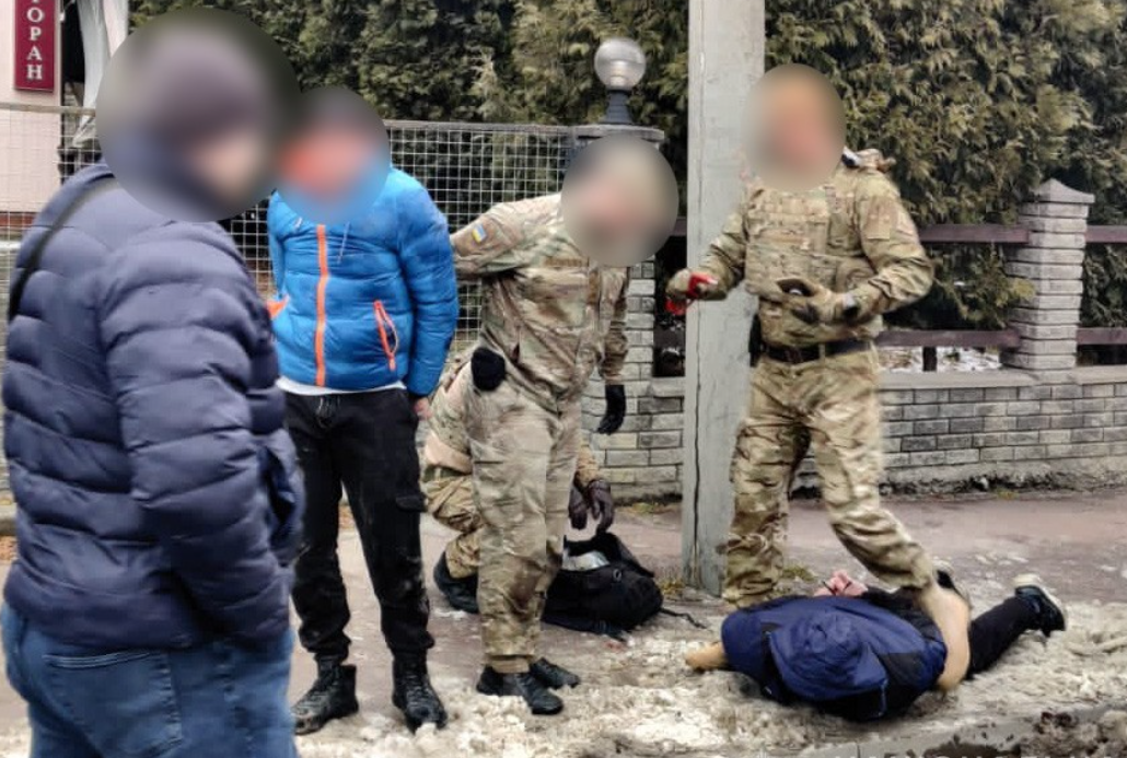На Львівщині затримали рекетирів, які вимагали 100 тисяч гривень із підприємця