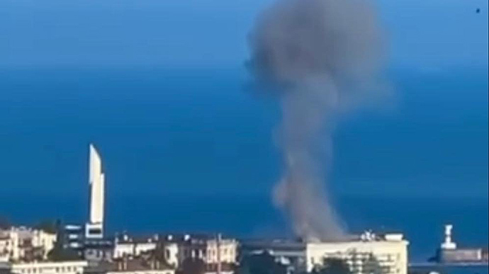 В окупованому Севастополі пролунали вибухи в різних районах міста