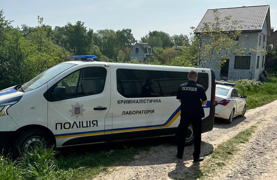 Під час пиятики 21-річний молодик убив хресного батька у селі біля Львова
