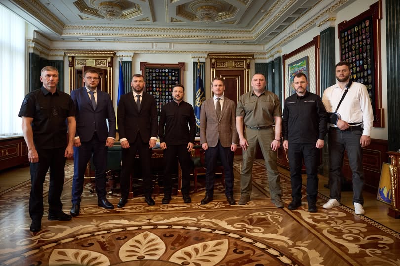 Всі ми чуємо, що каже суспільство: Зеленський зібрав усіх керівників правоохоронних та антикорупційних органів, а також Генпрокурора (фото)
