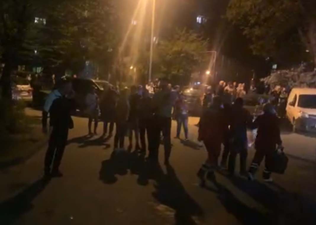 У Львові масово евакуюють людей через пожежу (НАЖИВО)
