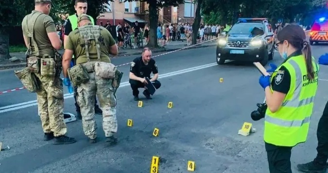 У Луцьку чоловік кинув гранату у людей: як його покарав суд