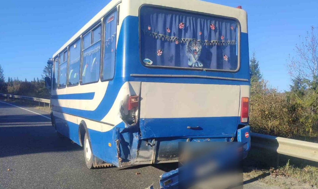 На Львівщині сталася моторошна ДТП з маршруткою: є постраждалі