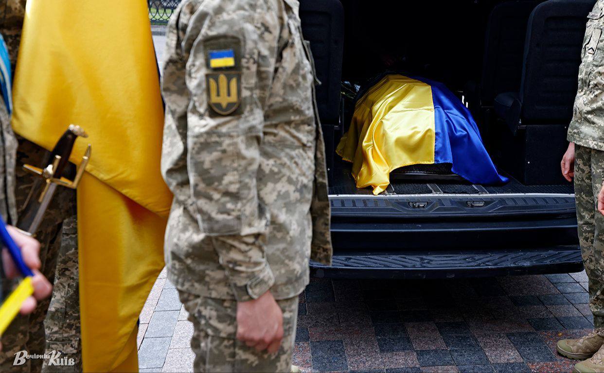 В Україну повернули тіла 212 полеглих захисників