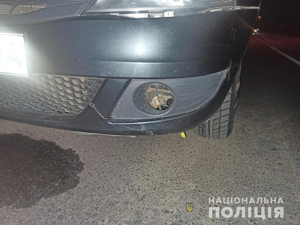 На Львівщині водій «Дачії Логан» переїхав чоловіка, який лежав на дорозі