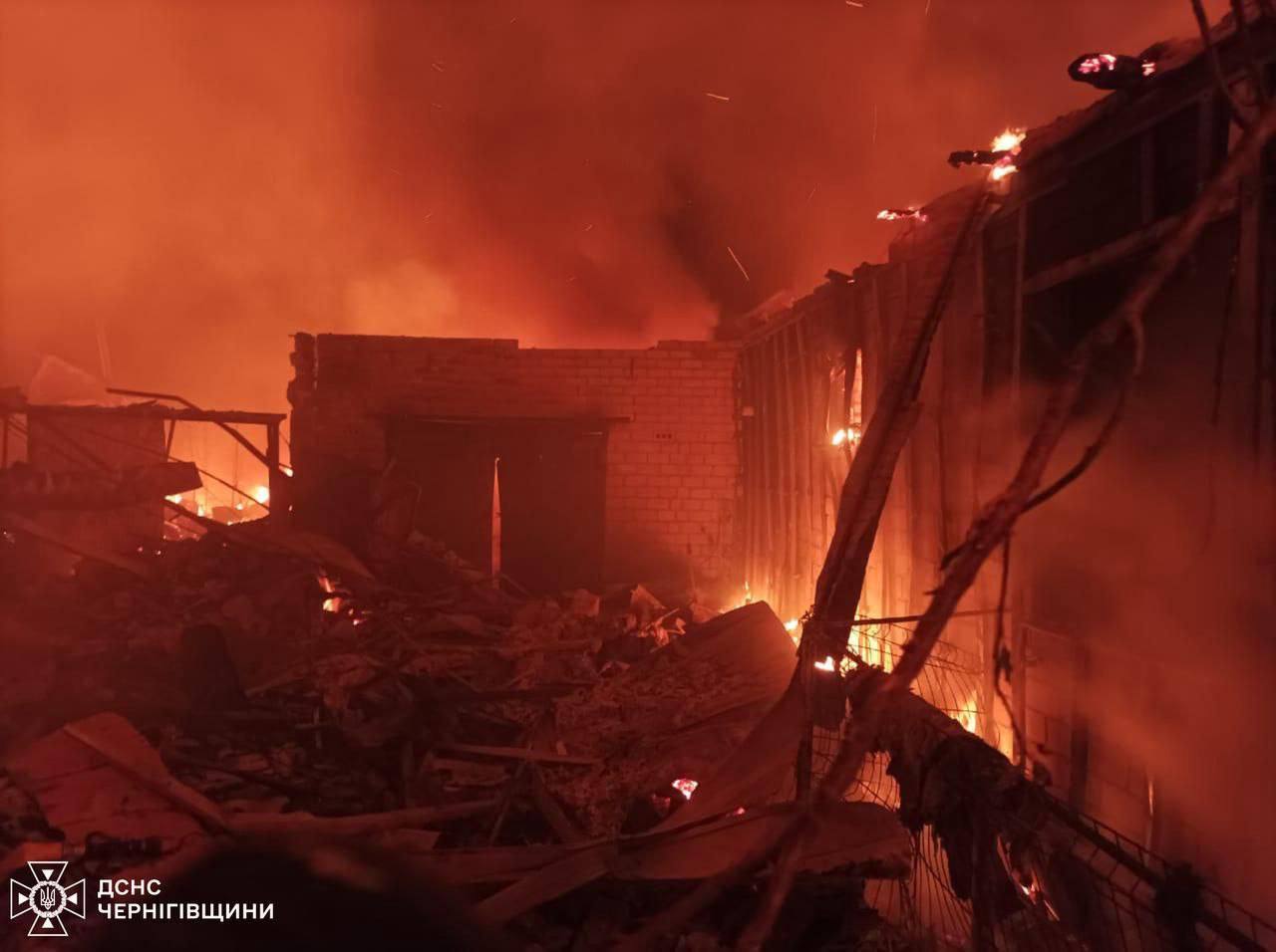 РФ вдарила по Прилуках на Чернігівщині: серед загиблих - однорічна дитина (фото)