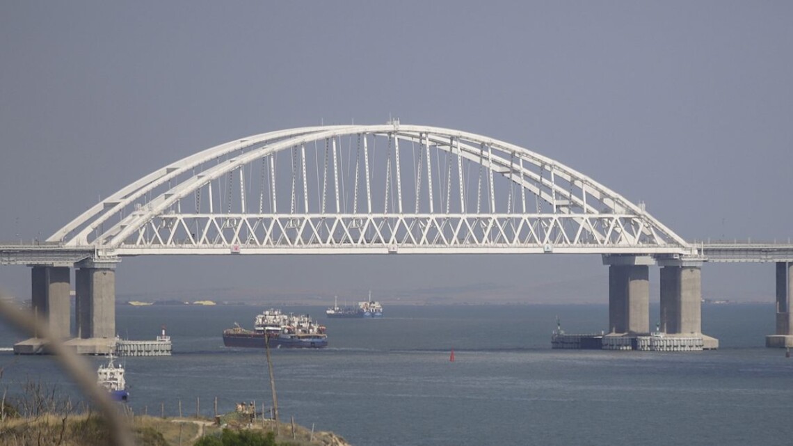 Як окупанти пробують захистити Кримський міст: пояснення британської розвідки