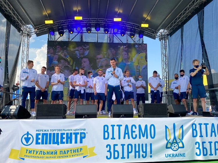 Зворушливі зустрічі, розваги англійців, відпочинок Роналду. Огляд Євро-2020 від NTA