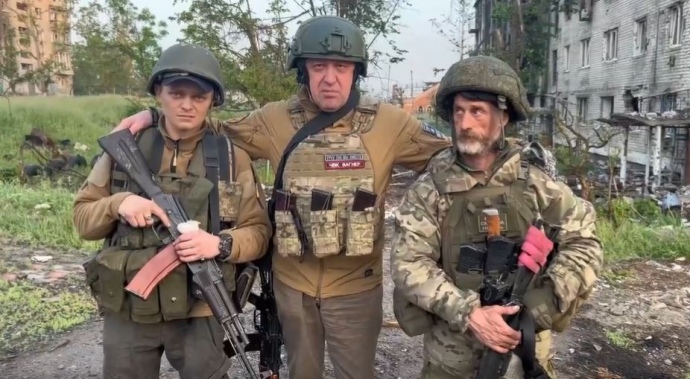 "Вагнерівці" виходять із Бахмута: залишають "Бібера" і "Доліна"