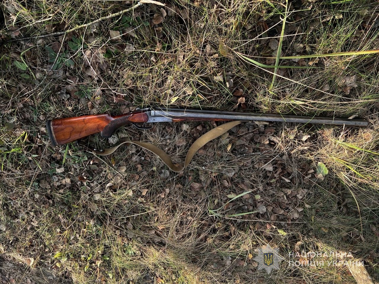 На Волині чоловік влаштував стрілянину: фото з місця злочину