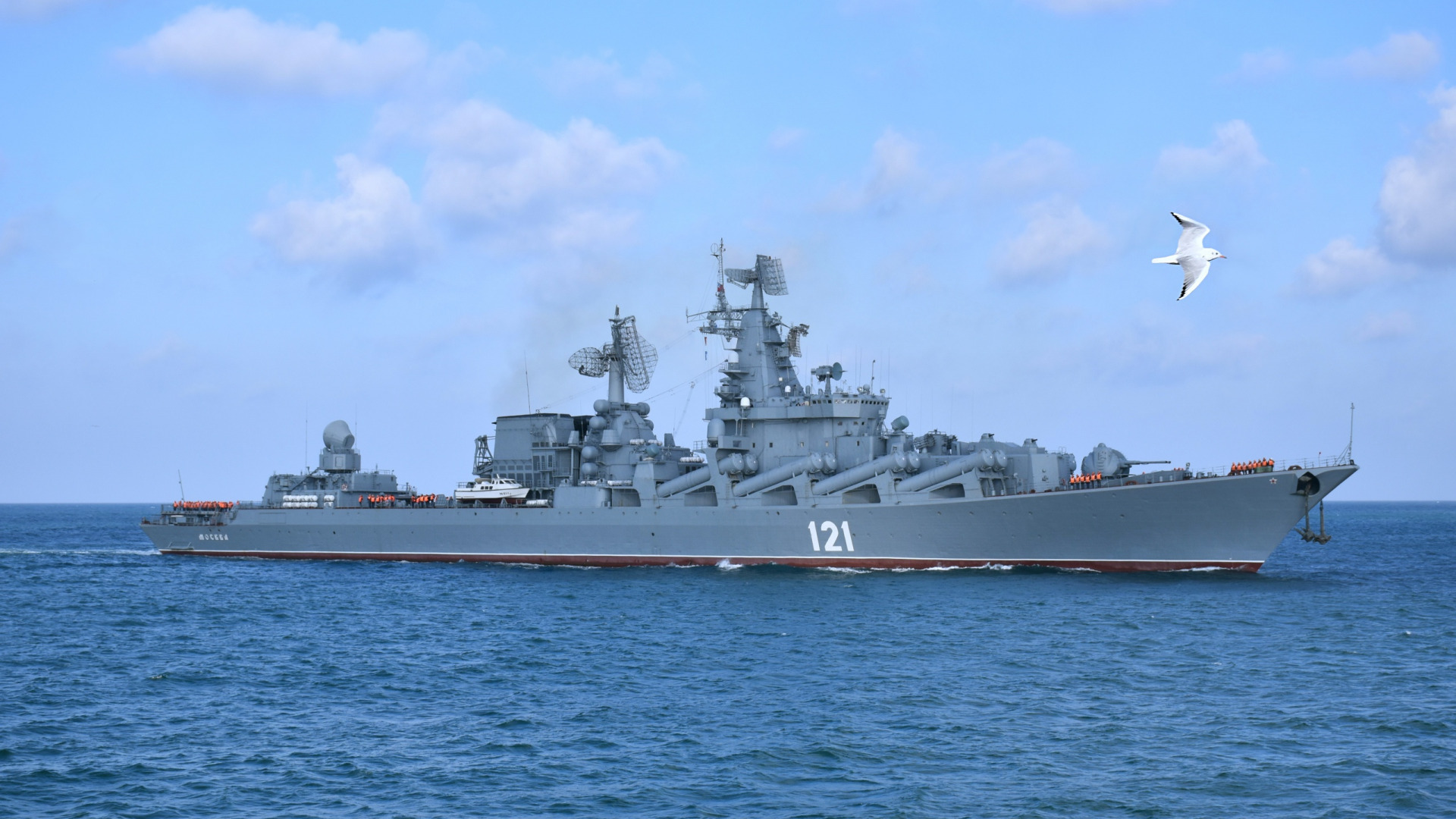 У Росії показали відео з начебто моряками затонулого крейсера «Москва»