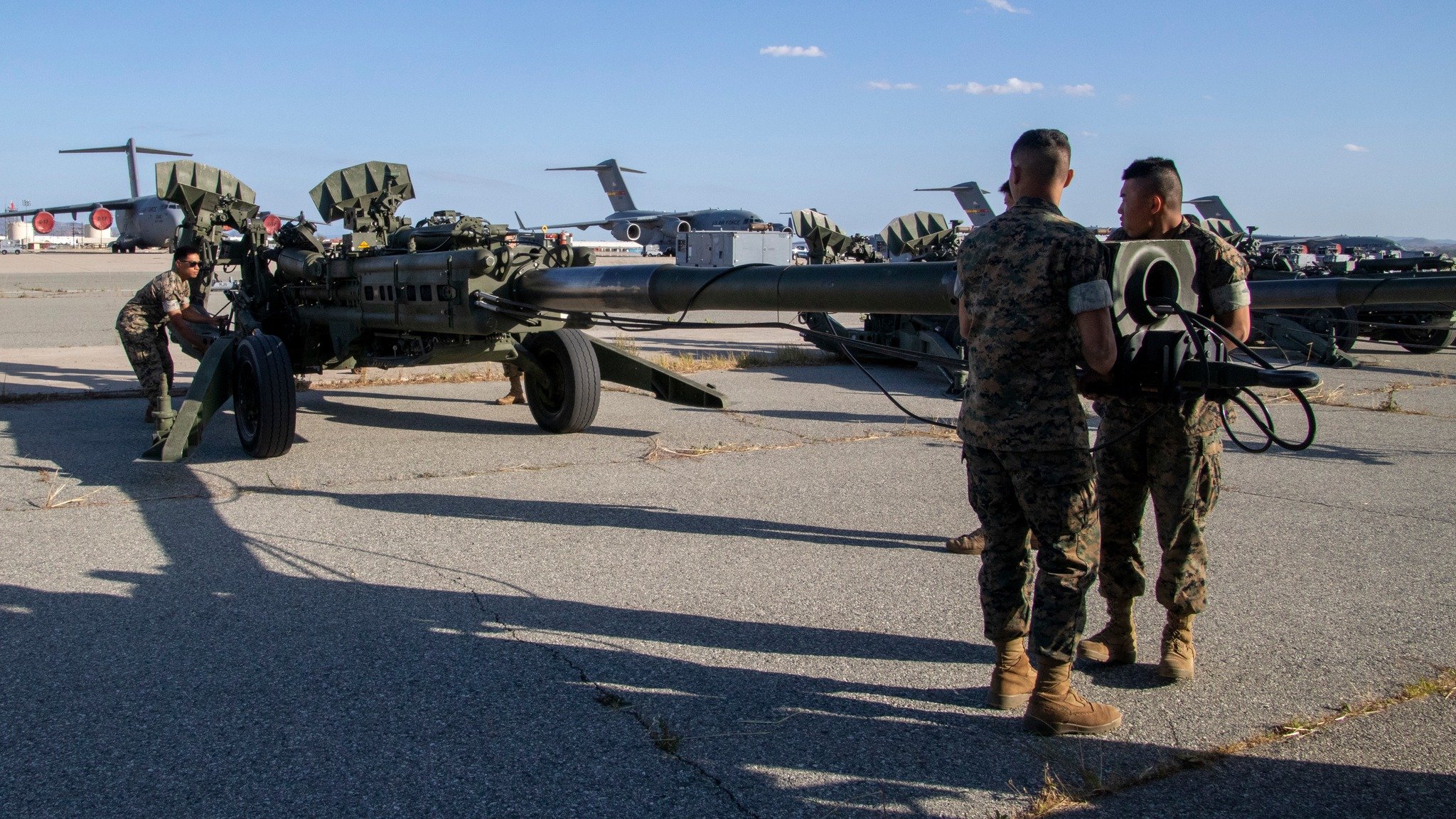 Морська піхота США показала гаубиці, які готує до відправки в Україну. ФОТО