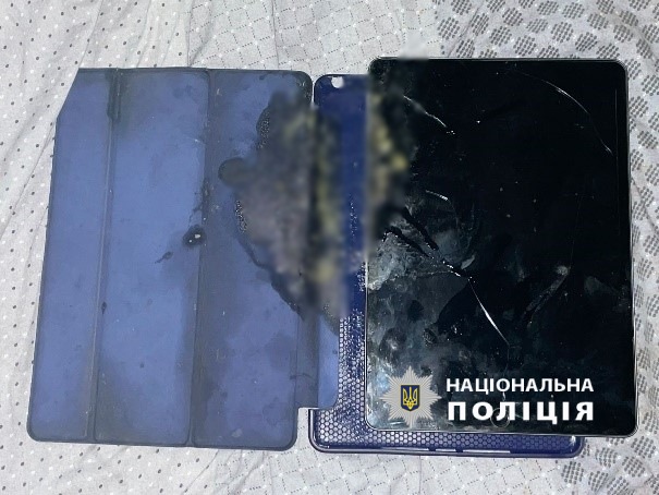На Харківщині в руках 11-річної дівчинки вибухнув планшет. Дитина загинула