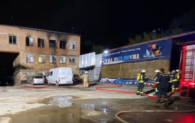 У Києві горів хостел. Загинув чоловік