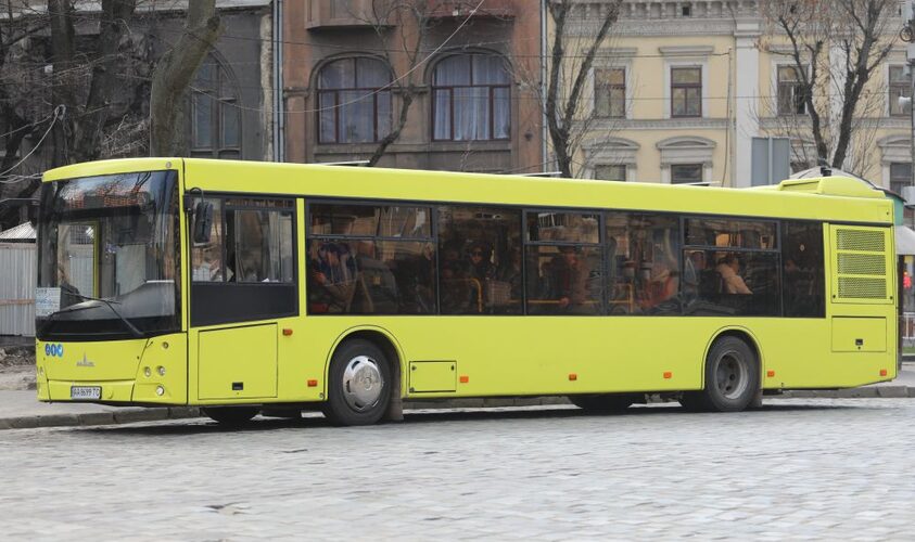 У Львові покарали водія, який зачинив двері автобуса перед військовим з інвалідністю
