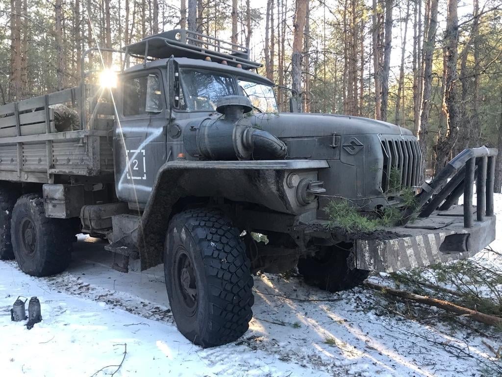 Закарпатський легіон відібрав у ворога новий буксирувальник «Урал»