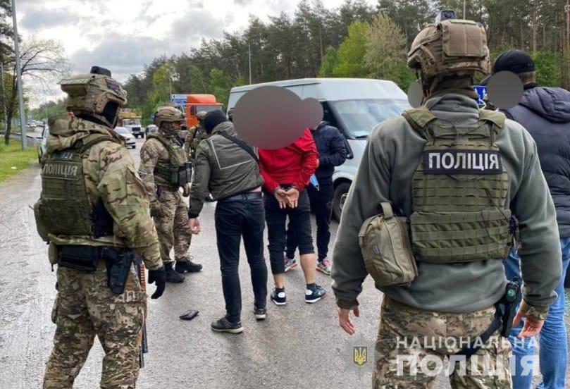 Катували та вбивали господарів. На Львівщині викрили банду, яка грабувала будинки