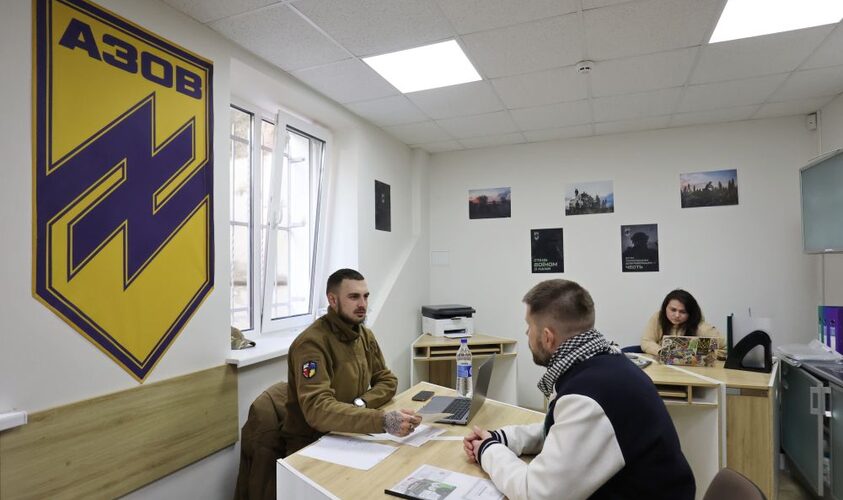 У Львові набирають добровольців до «Азова»