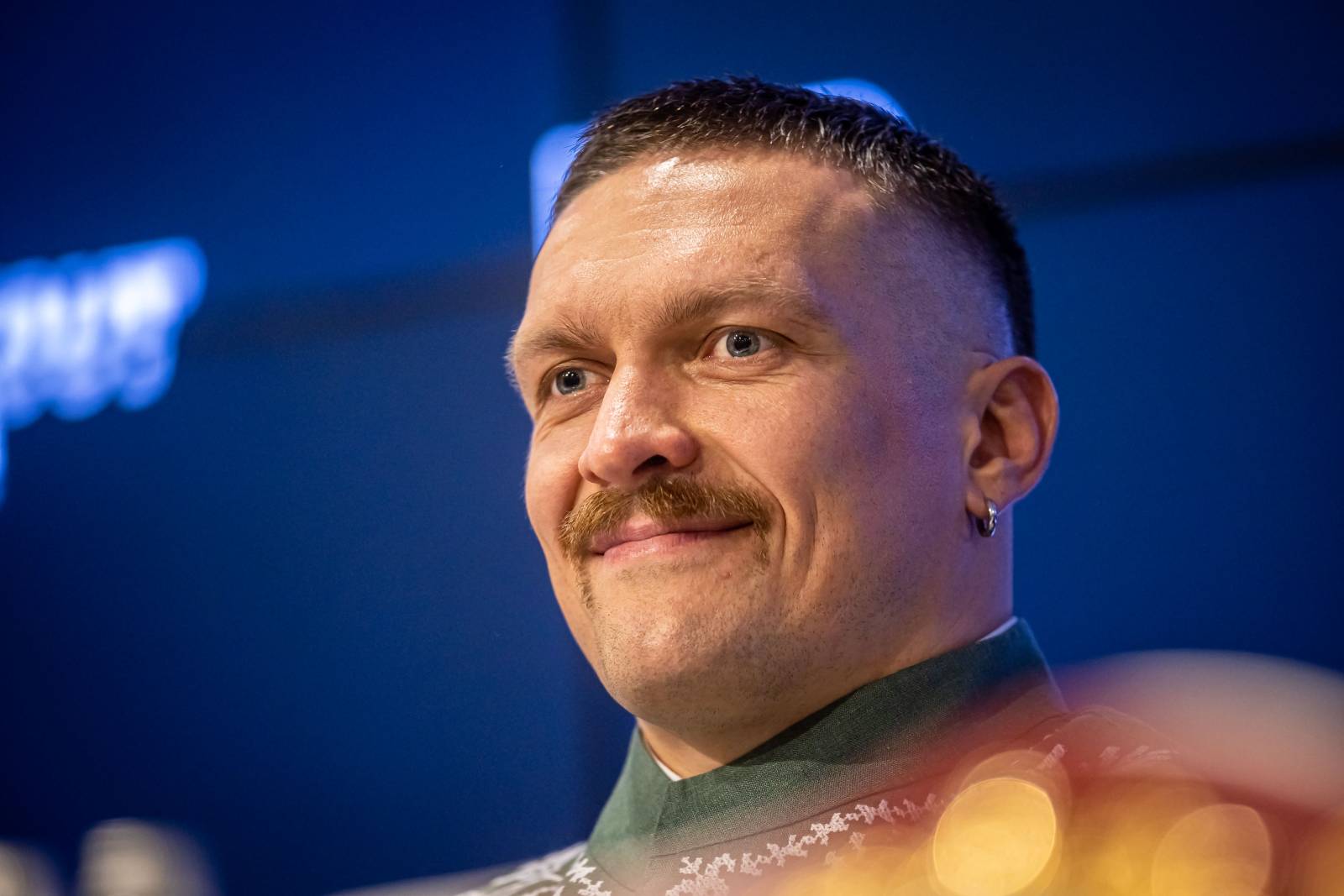 Більше не абсолютний чемпіон: Усик відмовився від чемпіонського поясу