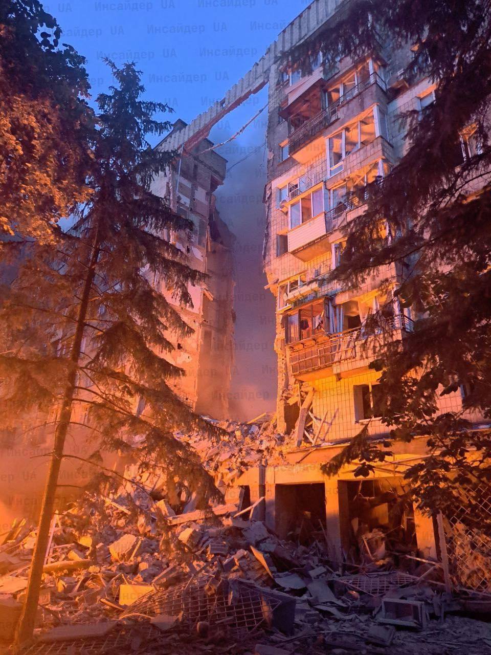 Масована атака РФ на Київ: більше десятка загиблих, під завалами можуть бути люди (відео)