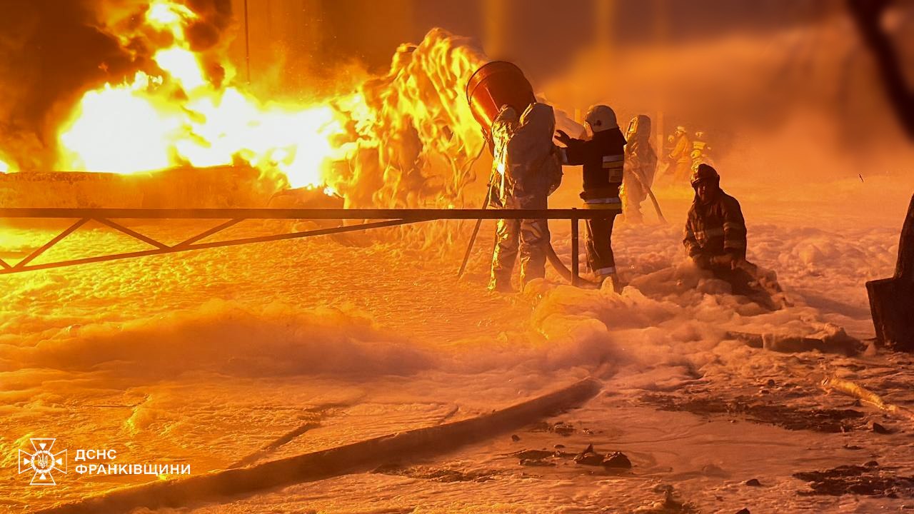 ДСНС показали наслідки ворожої атаки на Івано-Франківщину