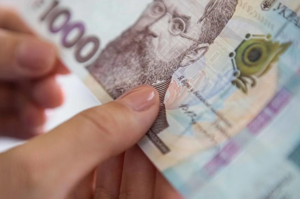 Тисяча Зеленського: хто не зможе отримати виплату