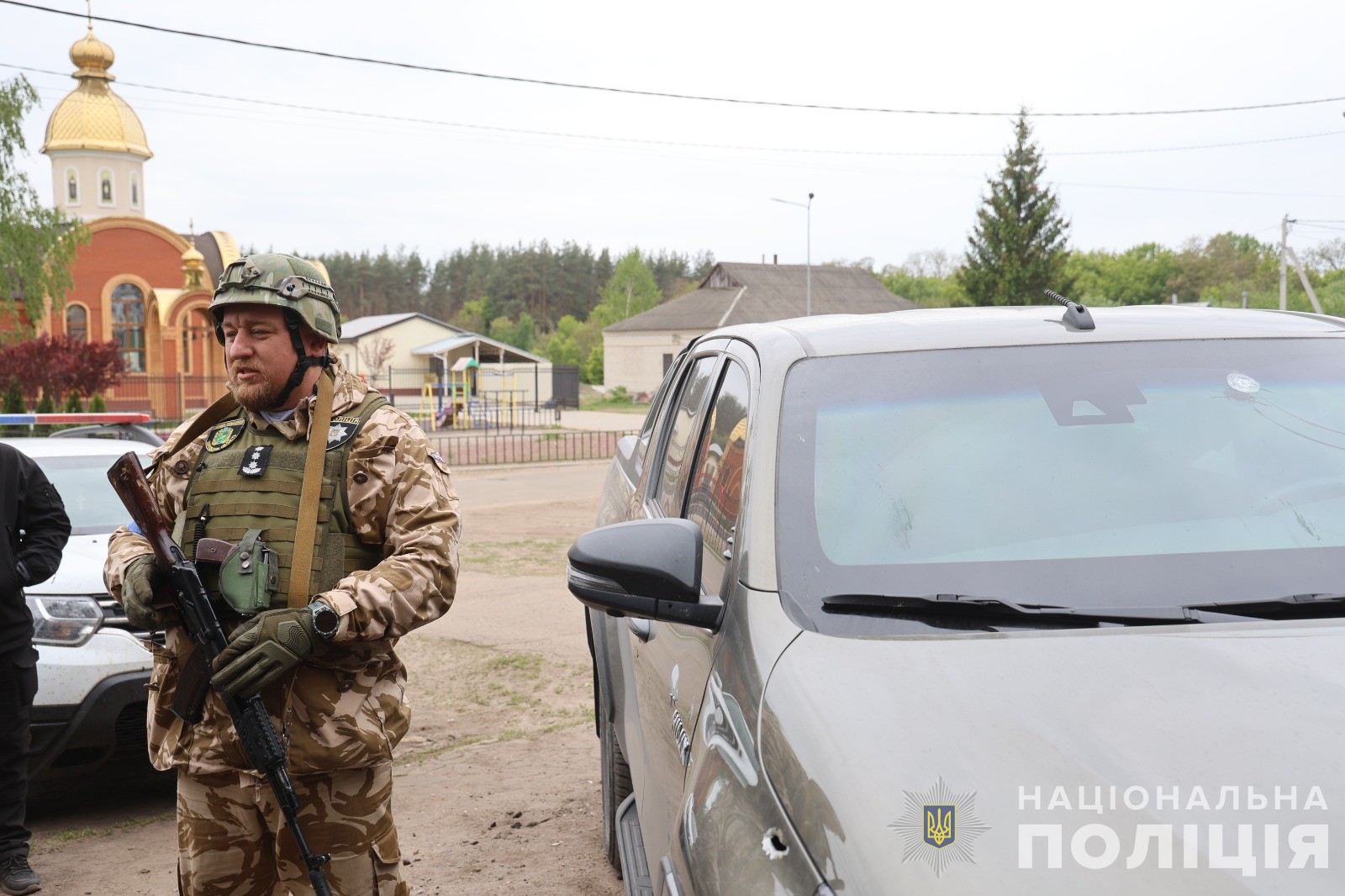 Росіяни обстріляли авто поліцейських під час евакуації з Вовчанська