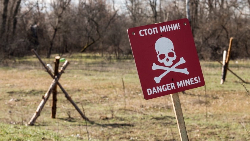 На Сумщині автівка підірвалась на ворожій міні - 3 загиблих і поранений 