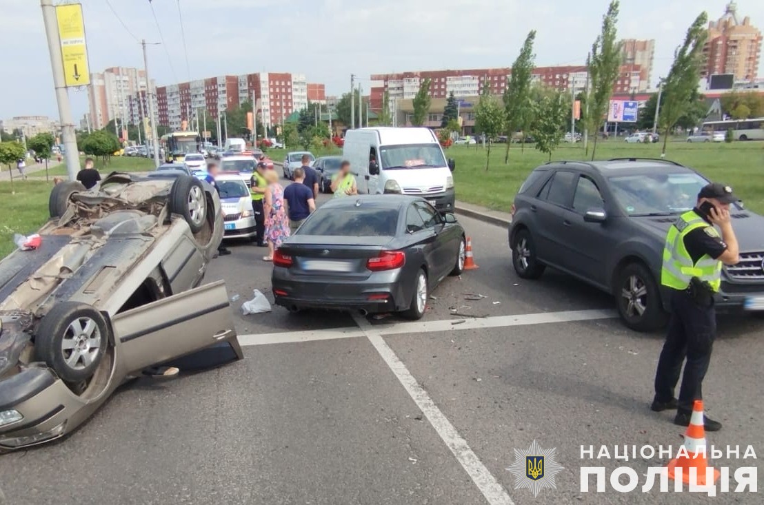 У Львові водій маршрутки влаштував потрійну ДТП: деталі моторошної аварії