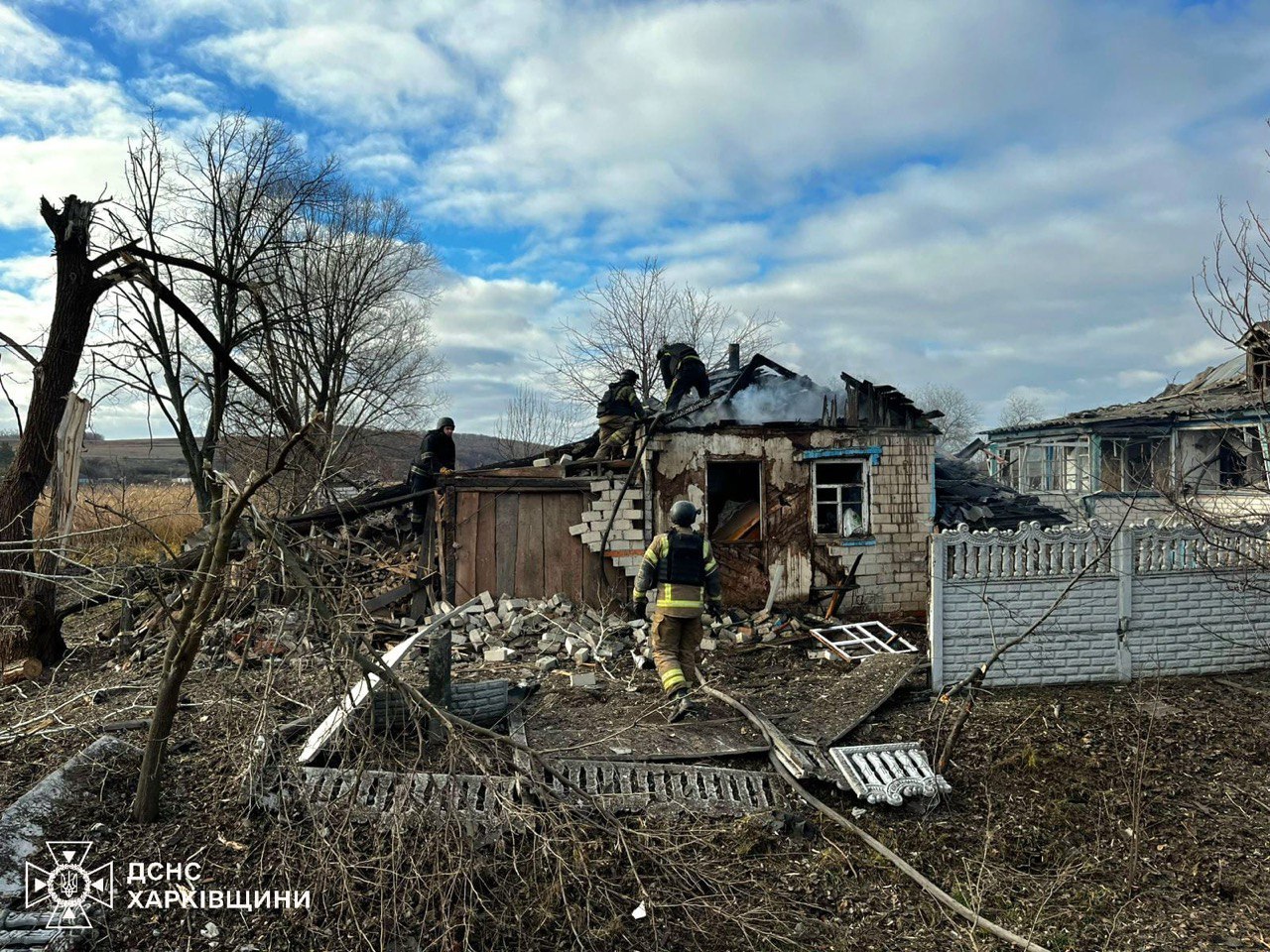 На Харківщині війська РФ завдали авіаційного удару по житловому сектор, є постраждалі