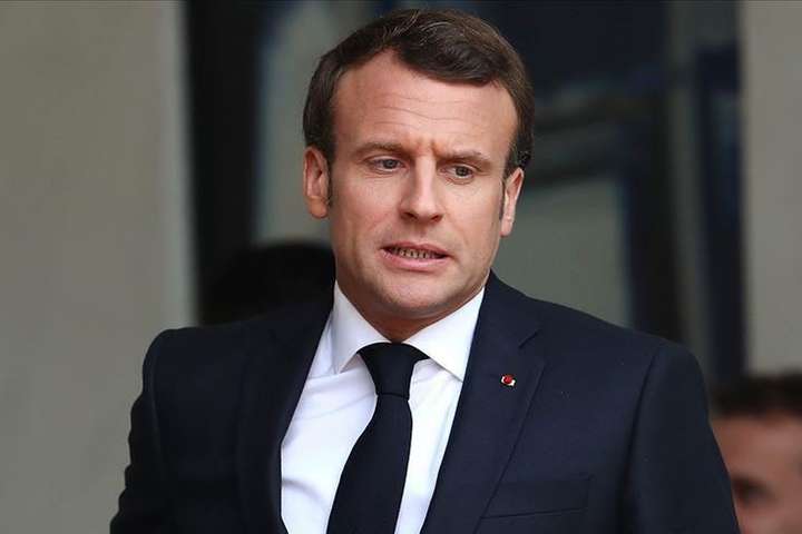 Ляпас президенту Франції. За що. Та як відреагував Макрон