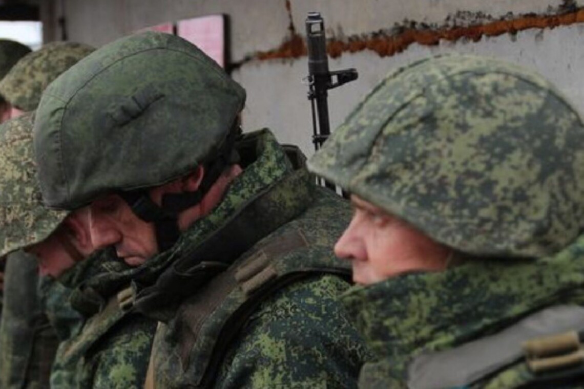 З лікарень окупованої Херсонщини, які росіяни перетворили на шпиталі, звільняють місцевих медиків