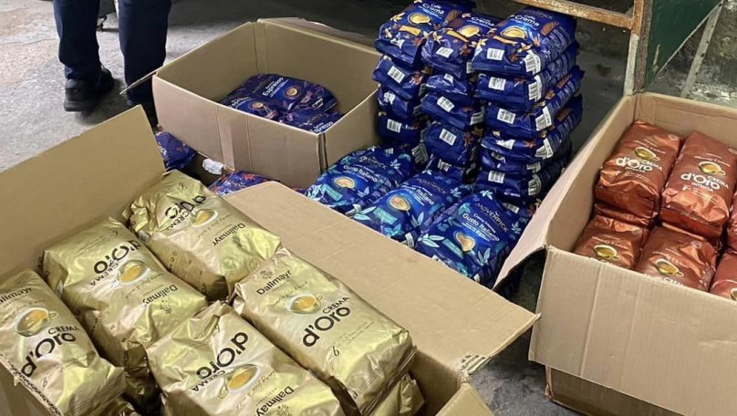 Перевозили каву та шоколад у фургонах: львівські митники викрили контрабанду