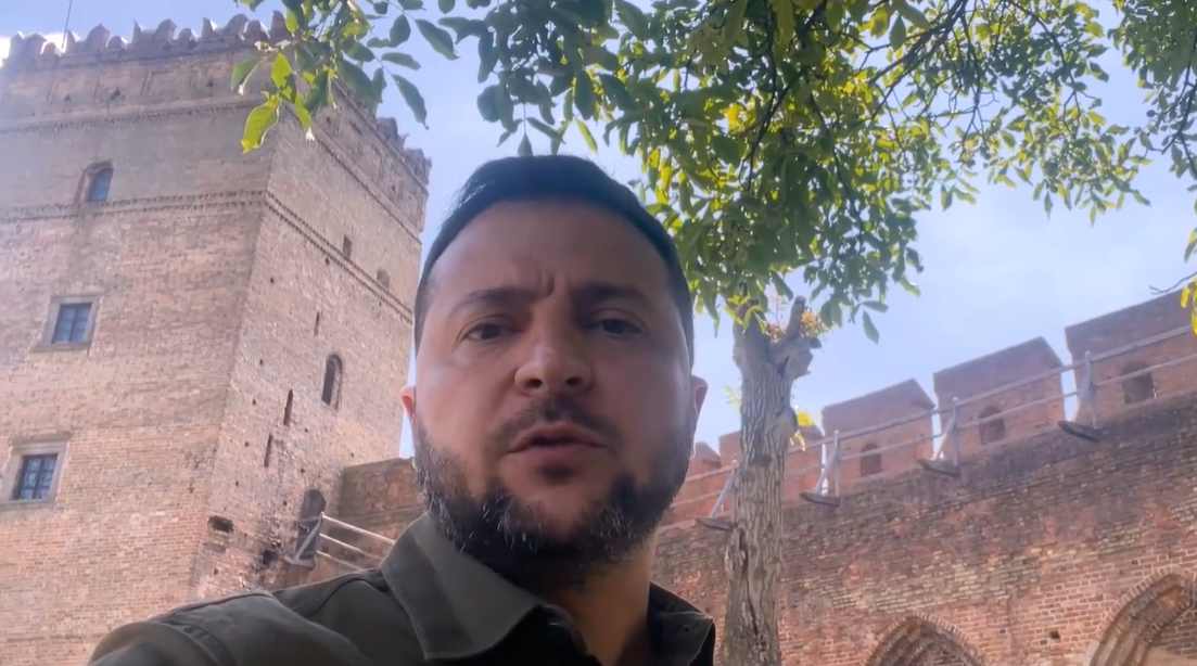 «Є за що бути вдячними». Зеленський записав відеозвернення з Луцька