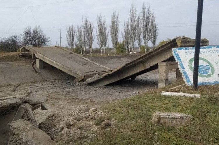 Окупанти підірвали 5 мостів на Херсонщині