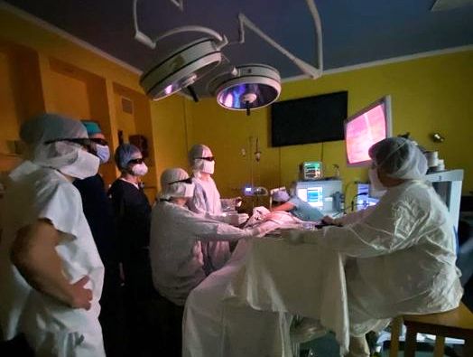 Львівські хірурги врятували 15-річного хлопця зі складною вадою нирки