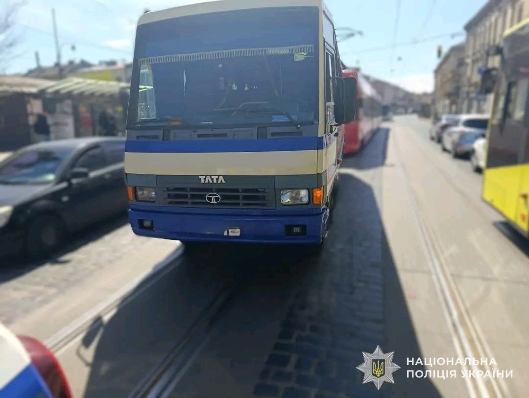 ДТП на Городоцькій: автобус протаранив пішохода у Львові (фото)