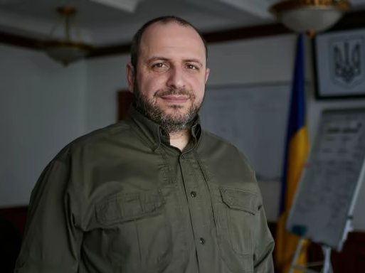 Зеленський звільнив командувача ССО за поданням Рустема Умєрова