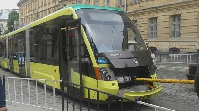 У Львові запустили перший із десяти нових трамваїв "Електрон"