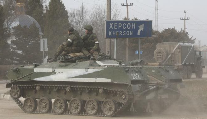 Окупанти скупчилися в центрі Херсона. Росіяни бояться наступу ЗСУ на місто