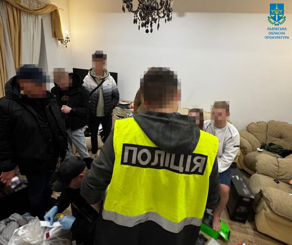 На Львівщині викрили злочинну організацію, працівники якої обкрадали людей за допомогою фішингових сайтів