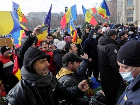 У Румунії протестують проти запровадження обов’язкових COVID-сертифікатів