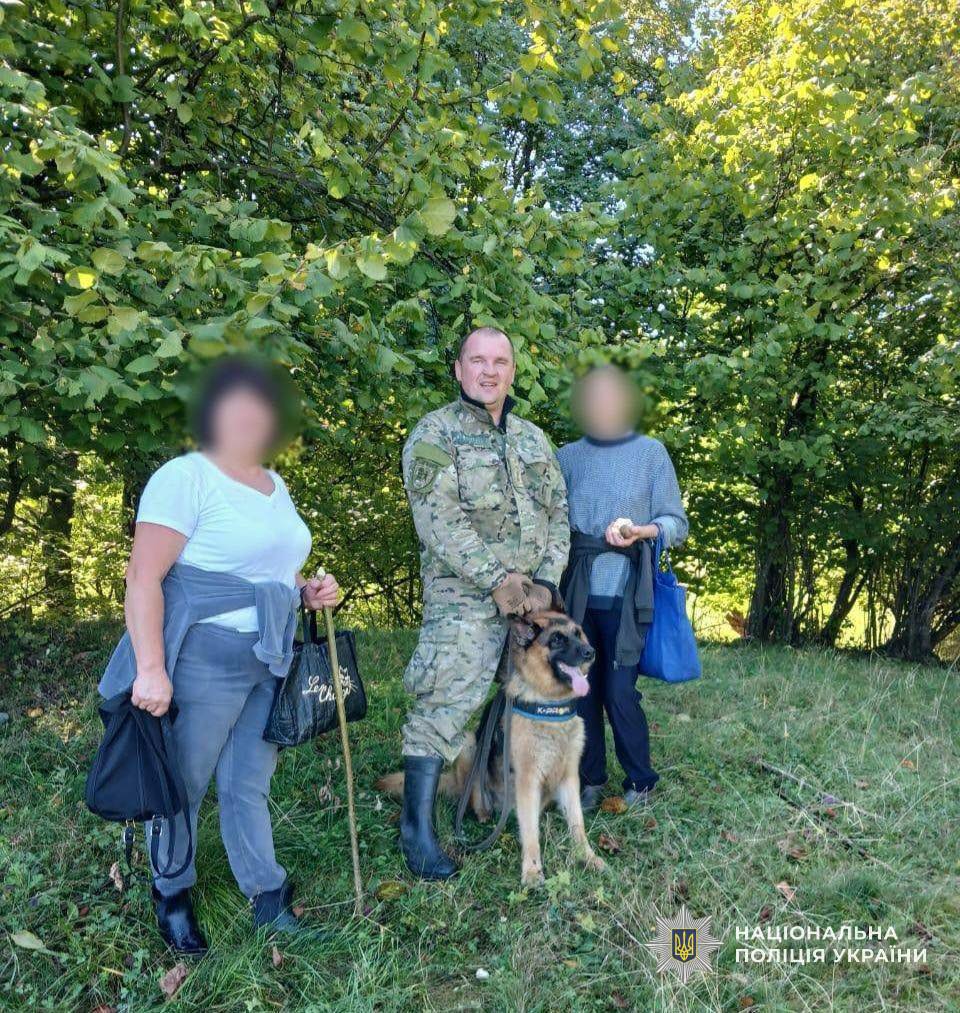 На Закарпатті службовий пес врятував жінку, яка заблукала в лісі