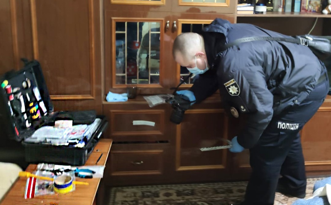 У Львові 90-річний пенсіонер зарубав невістку сокирою