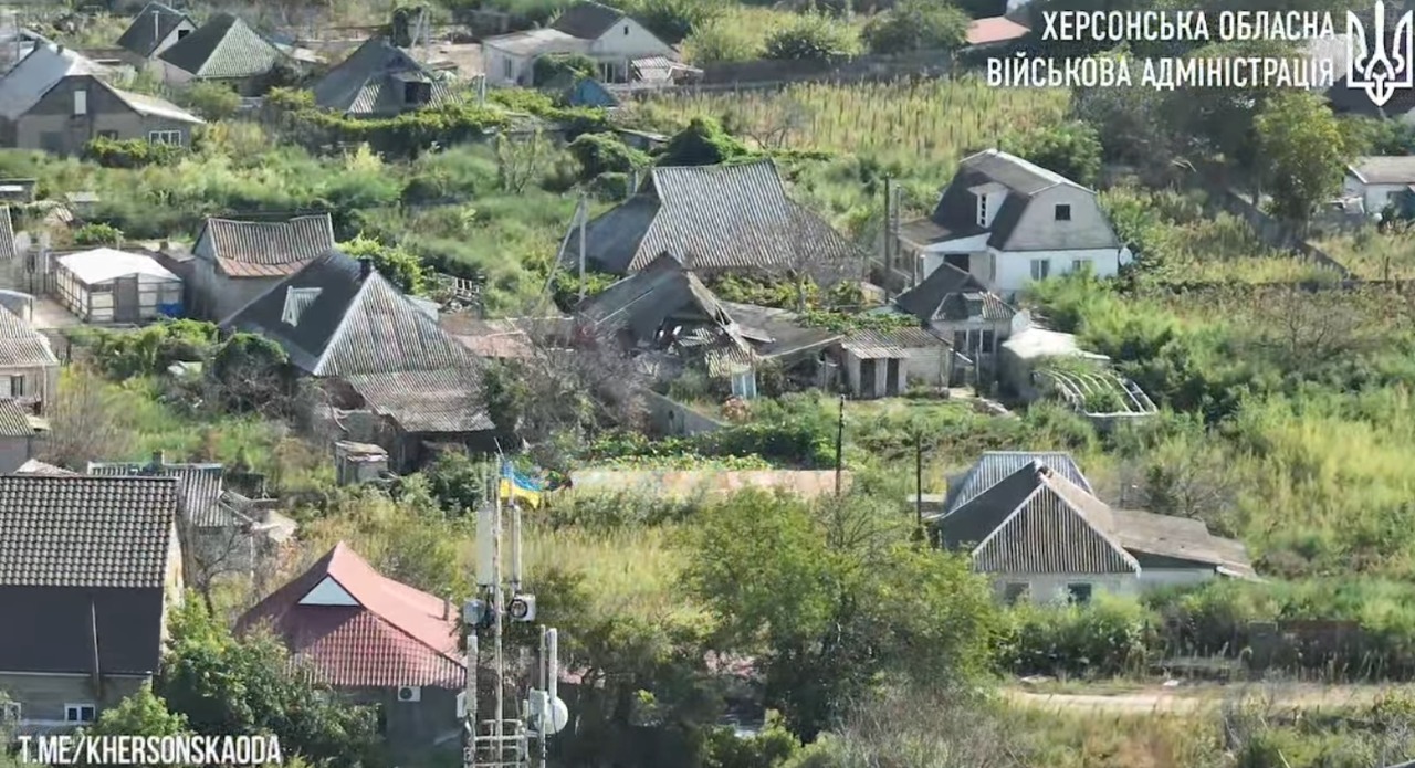 На тимчасово окупованих територіях Херсонщини у День Державного Прапора замайоріли синьо-жовті стяги