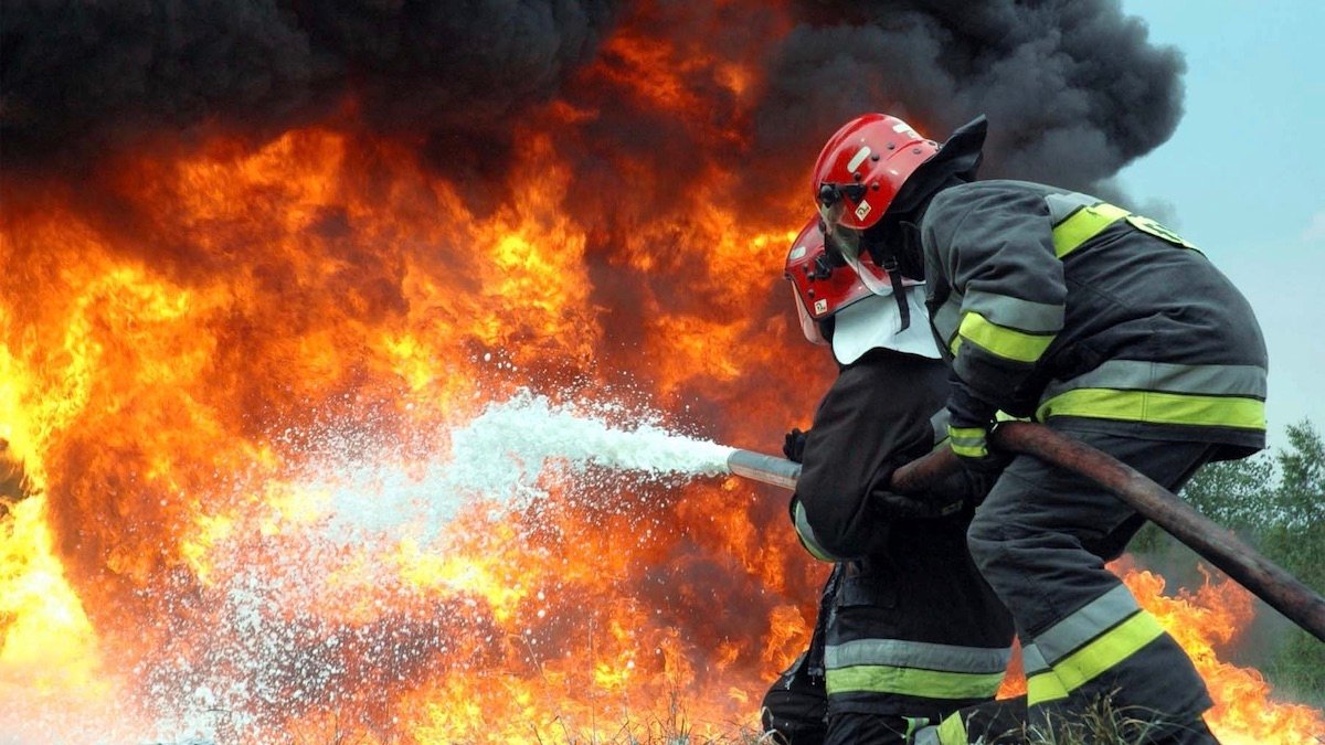 Вогняна доба на Львівщині: рятувальники гасили 18 пожеж, є постраждалий