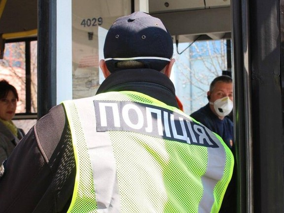 Під час новорічних свят на транспорті виявили 600 порушень карантину