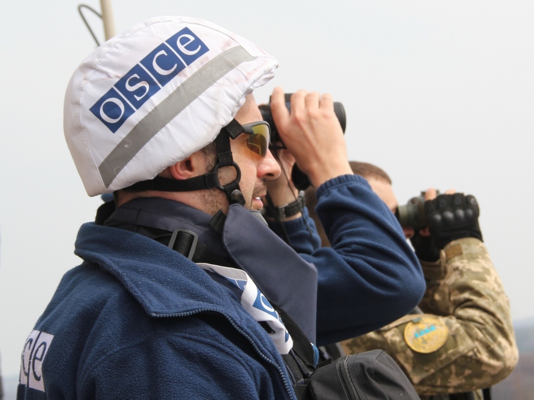 Місія ОБСЄ тимчасово евакуює всіх співробітників з України