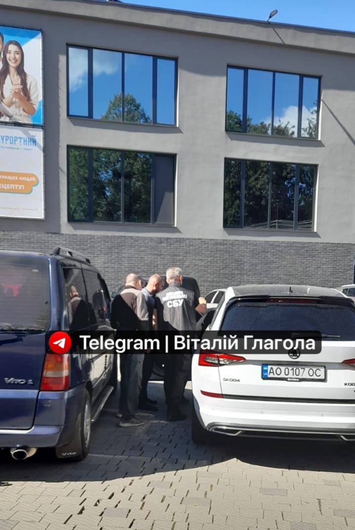 В районній адміністрації на Закарпатті тривають масштабні обшуки: Відомі імена
